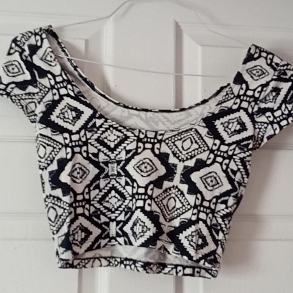 Crop top - Picture 3 of 6